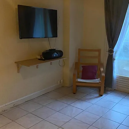 Cosy A Super Avec Parking Et Balcon - Fr-1-814-55