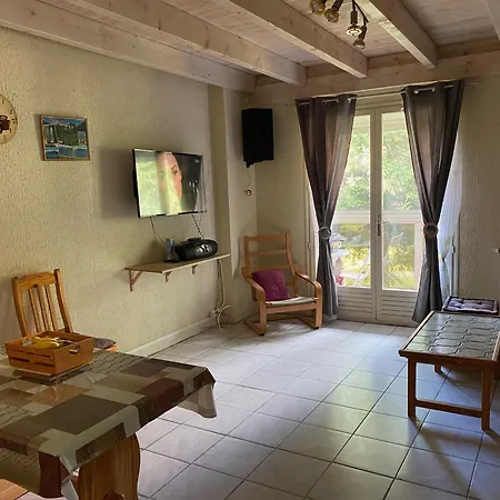Cosy A Super Avec Parking Et Balcon - Fr-1-814-55 Appartement Besse-et-Saint-Anastaise